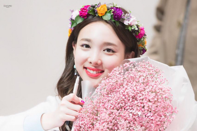 170311 레알 이쁜 토끼같은 나연이 | 인스티즈