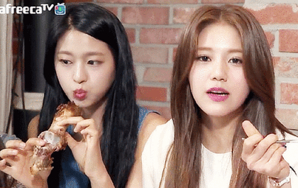 족발 하나에 행복한 설현 | 인스티즈