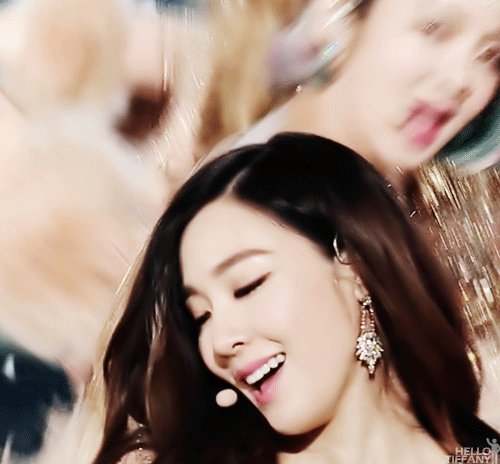 오늘자 가요대전 티파니 (조명주의).gif | 인스티즈