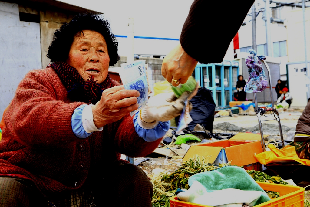 명성굼벵이 이미지