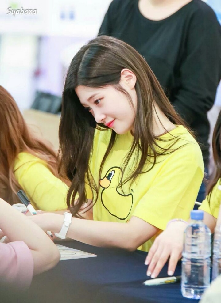 성년의날 꽃받은 꽃미소 아이오아이(ioi) 정채연 | 인스티즈