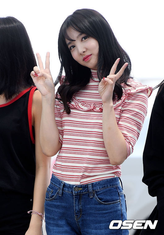 트와이스 LA 갈비 먹으러 출국하는 짤 | 인스티즈