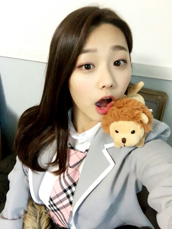 강미나 팬들의 끊이지 않는 논쟁 | 인스티즈