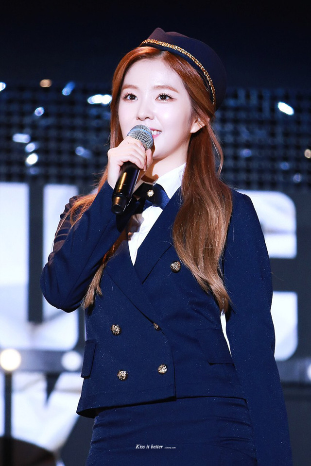 제복 입은 아이린.gif | 인스티즈