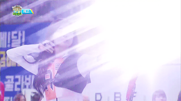 [트와이스] 머리 휘날리는거까지 완벽한 쯔위 양궁 움짤 | 인스티즈