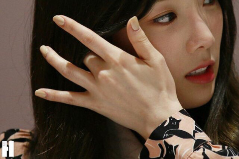 [소녀시대외] 수지 귀&태연 손으로 보는 다이어트 효과 | 인스티즈