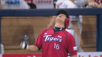 식빵 굽는 야구선수들. gif | 인스티즈