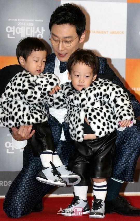 2년 전 연예대상때 서언 서준이 레드카펫.jpg | 인스티즈