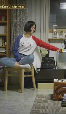 이렇게 같은 옷 계속 돌려입는 여자 주인공은 또 간만인듯..jpg | 인스티즈