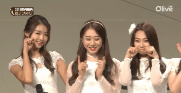 MAMA 레드카펫 아이오아이 단체샷 | 인스티즈
