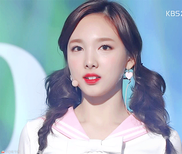 트와이스 나연이 눈웃음 | 인스티즈