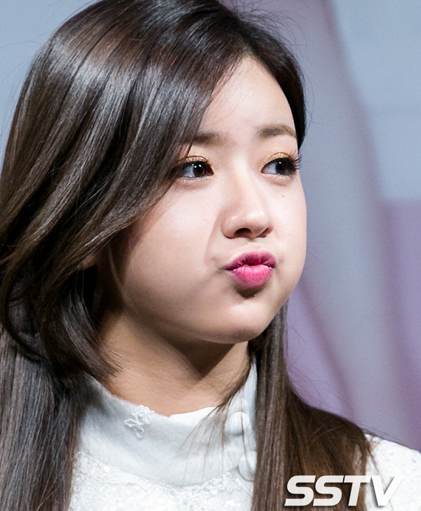 월요일이라 짜증나서 에이핑크 윤보미.jpgif | 인스티즈