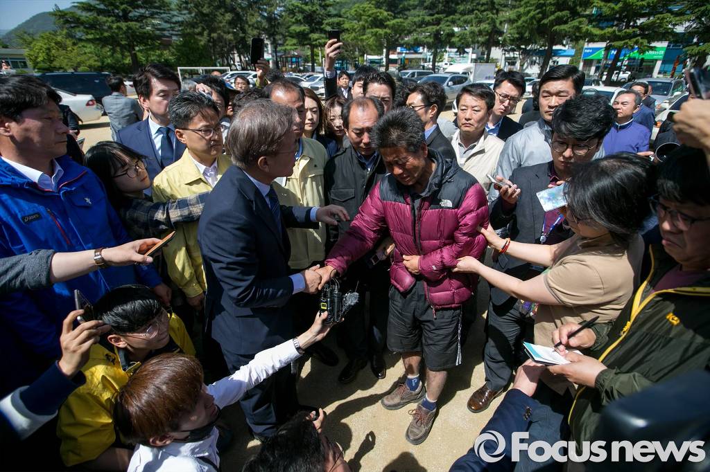 강원도 산불 찾은 문재인후보.jpg | 인스티즈