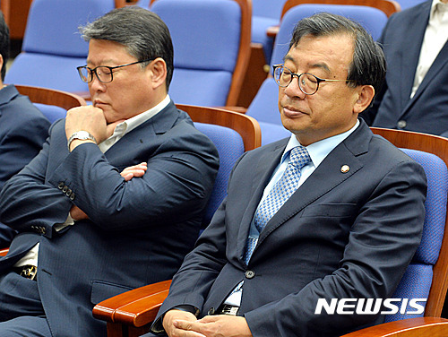 오늘자 신난 더민주, 침통한 새누리 | 인스티즈