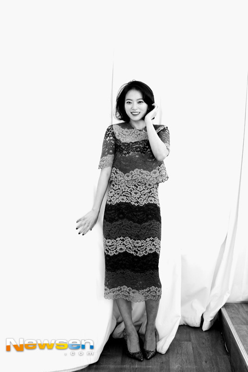 160519 칸 바다와 깔맞춤한 시스루를 입은 천우희 | 인스티즈