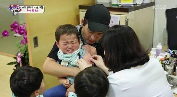 주사맞는 민국이 | 인스티즈