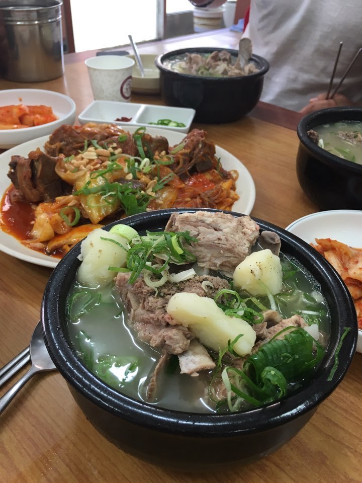 하얀감자탕 이미지