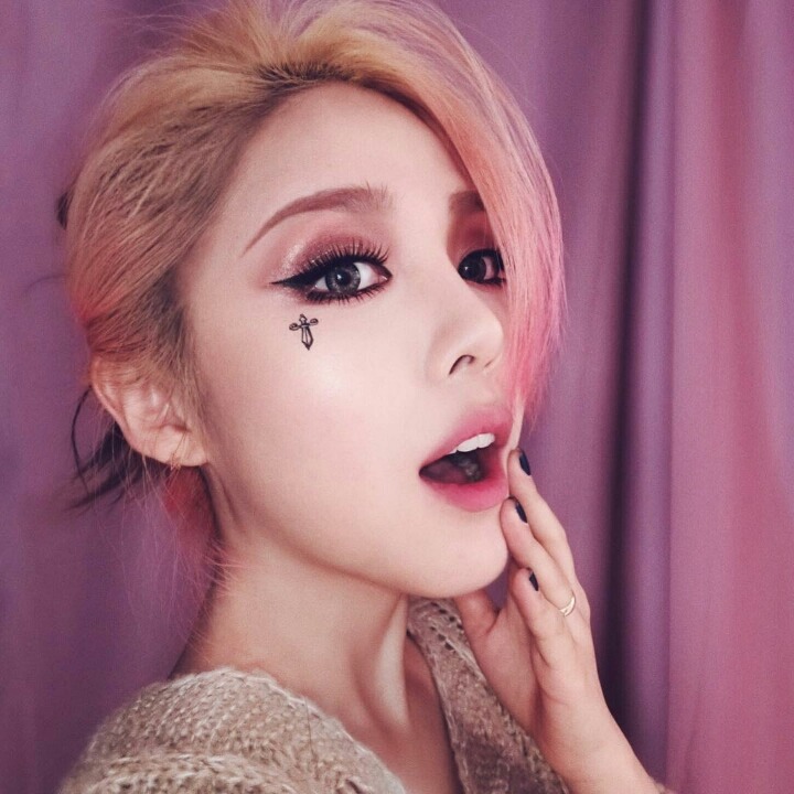 요즘 연예인급 인기 누리고있는 사람.jpg | 인스티즈