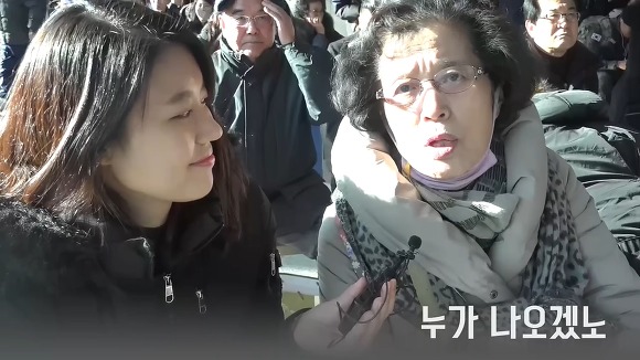 서울역에서 사람들에게 대선에서 누구를 뽑을 거냐고 물어보았다.jpg | 인스티즈