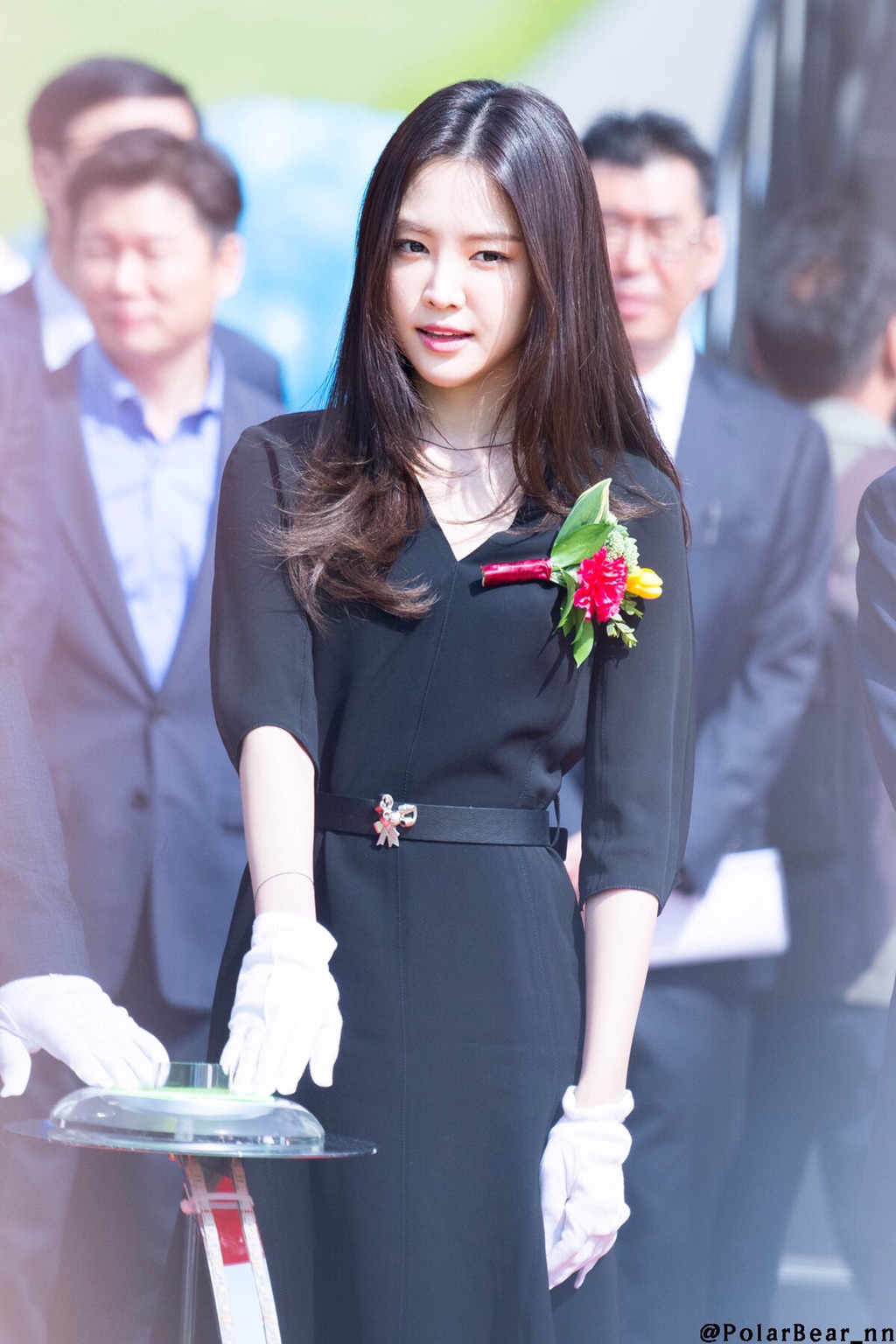 오늘자 손나이쁜 손나으니 | 인스티즈