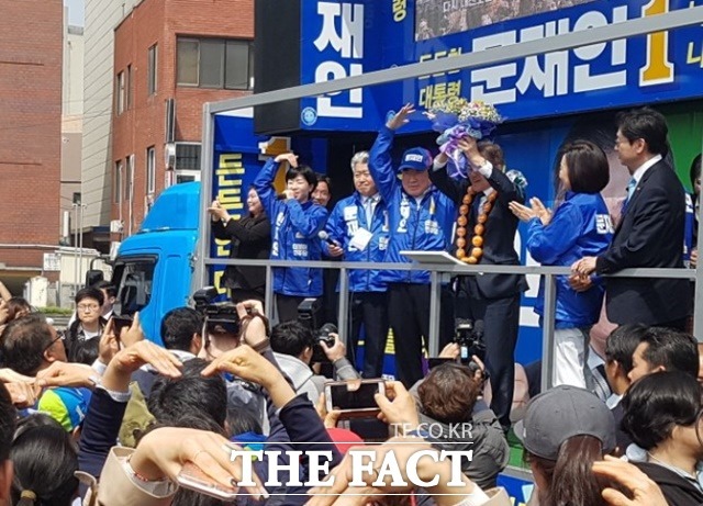 오늘 제주시 동문시장 찾은 문재인.jpg | 인스티즈
