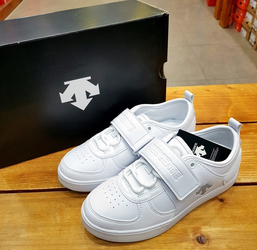  흰색 스니커즈 44족 | 인스티즈