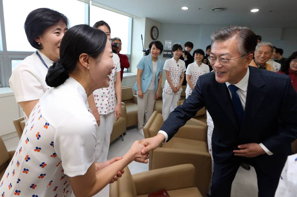 보호자없는 환자 안심병원 찾은 오늘자 문재인 .jpg | 인스티즈