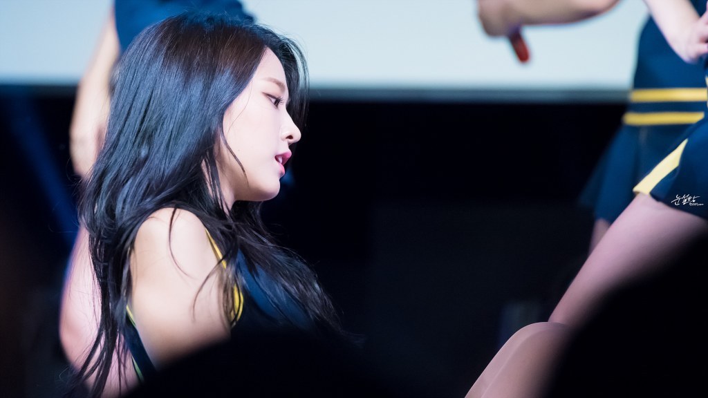 설현이의 옆모습.jpg | 인스티즈