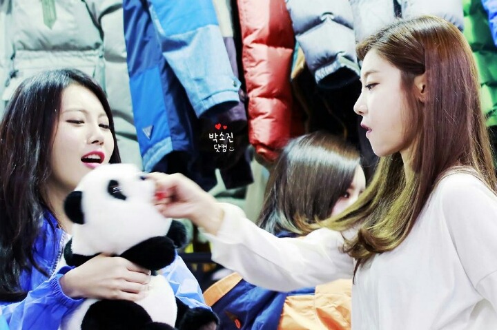 비지니스 관계 라고는 전혀 없어보이는 걸그룹 | 인스티즈