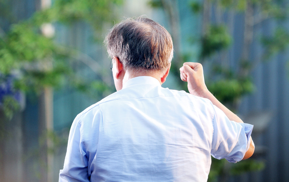 [문재인] 신촌에서 찍은 잘생긴 이니라오 | 인스티즈