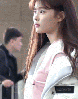 실물 느낌 나는 오늘의 김유정 움짤 | 인스티즈