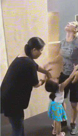 턱걸이하는 여자.GIF | 인스티즈