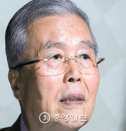 [단독] 김종인 “낭떠러지서 구해놨더니 문재인 엉뚱한 생각” | 인스티즈