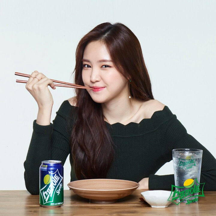 손나 스프라이트 비하인드 컷.jpg | 인스티즈