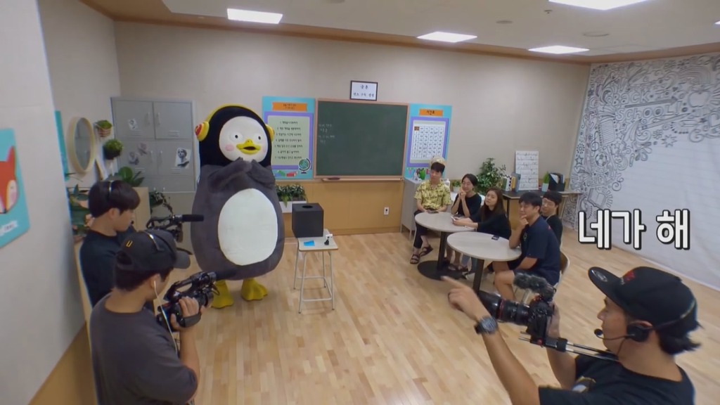 [펭수] 펭수가 직접 제작진들에게 힐링선물하는 EBS 복지 클래스 | 인스티즈