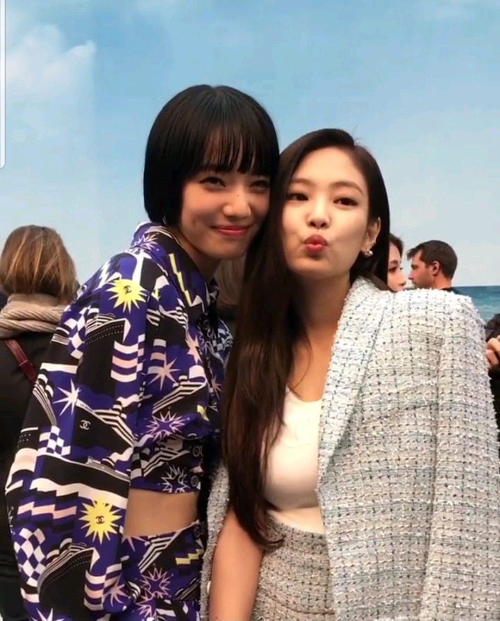 샤넬쇼에서 만난 고마츠 나나와 제니.jpg | 인스티즈