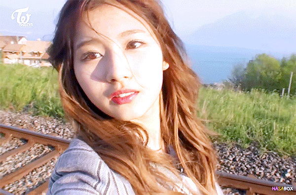 트와이스 사나 눈빛 .gif | 인스티즈