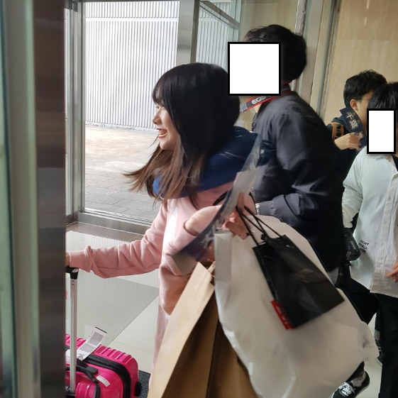 한국에서 촬영한다고 좋다고 꽃단장하고 왔는데... | 인스티즈