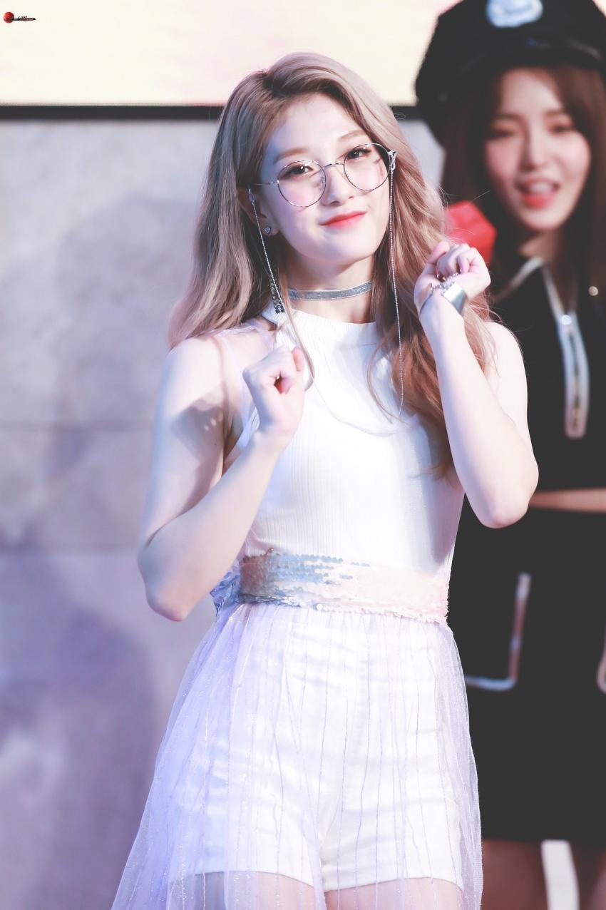 프로미스나인 이서연 | 인스티즈