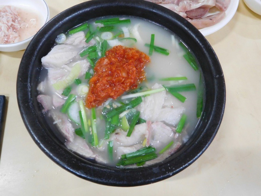 전날 과음한 당신, 친구와 해장겸 식사를 하러 가는데 당신의 선택은? | 인스티즈