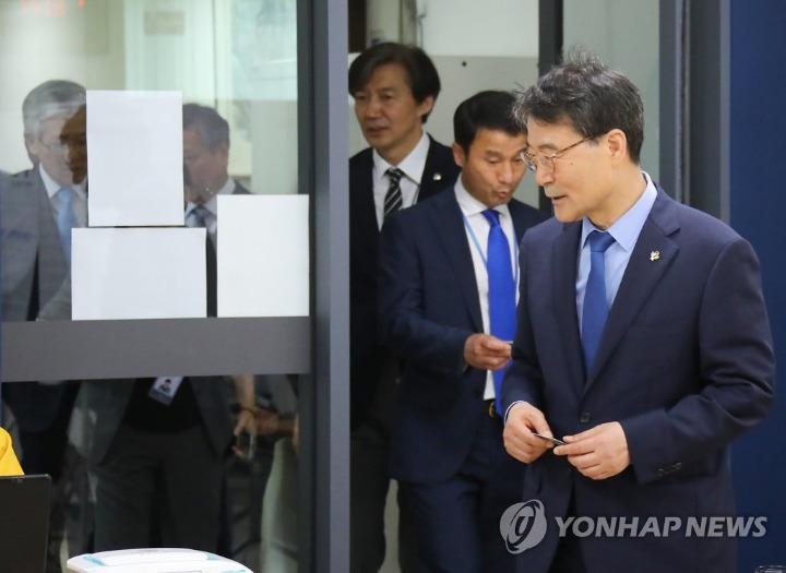 사전투표하는 청와대 참모진들 | 인스티즈