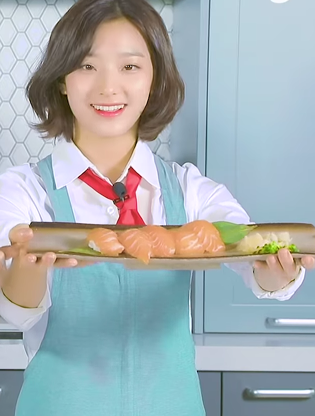 180607. 스시 만드는 프로미스나인 새롬이.jpg | 인스티즈