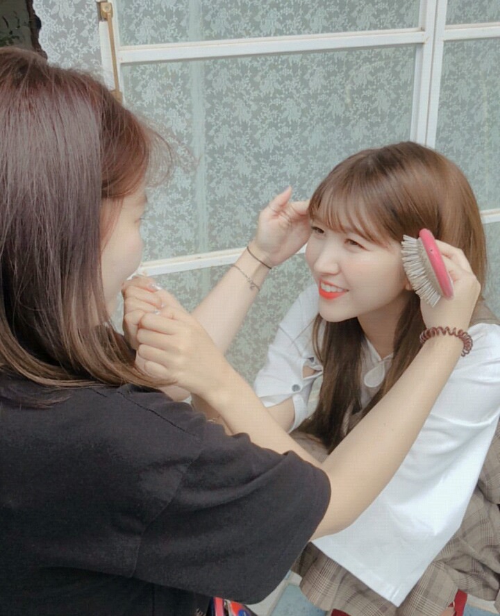 180921 여자친구 인스타그램 맏내는 일하는중! | 인스티즈