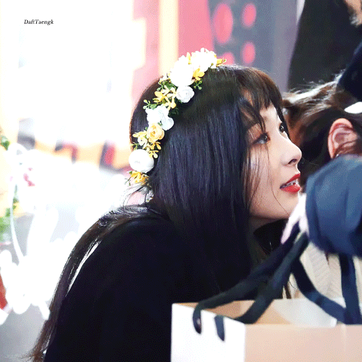 [레드벨벳] 팬 싸인회 머리띠한 곰슬기.jpgif | 인스티즈