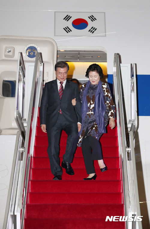 귀국하는 문재인대통령 | 인스티즈