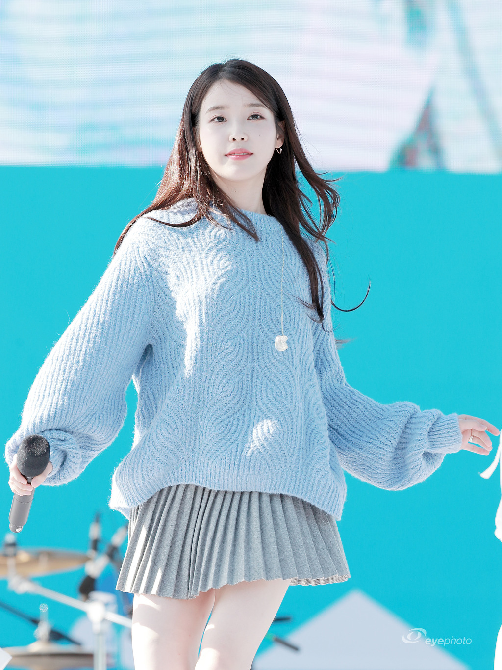 하늘하늘한 하늘색 아이유.jpg | 인스티즈