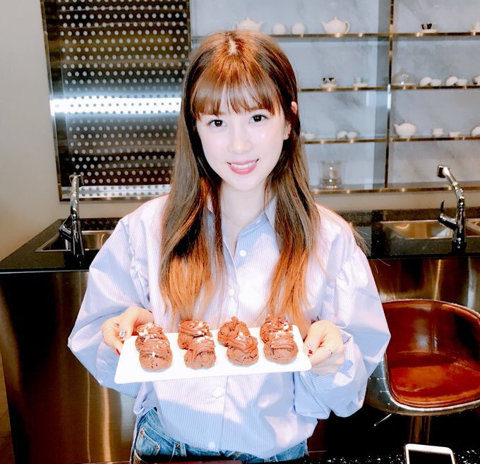 [에이핑크] 습한 날씨로 고통받고 있어서 박초롱 | 인스티즈