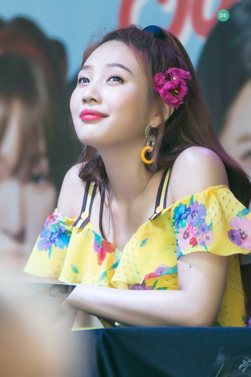 반묶음이 잘 어울리는 레드벨벳 조이.jpgif | 인스티즈