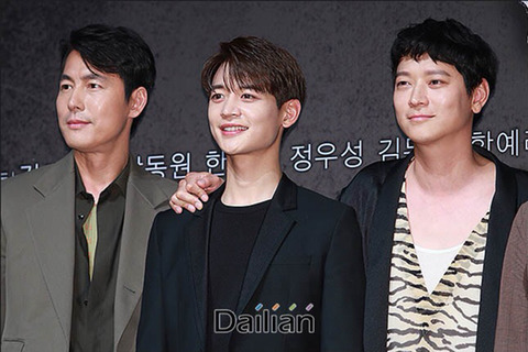 정우성 - 강동원 사이에 불꽃 카리스마 민호우...jpg | 인스티즈