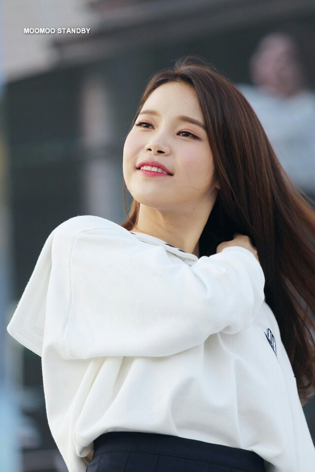 팀내 최연장자이자 서열 최하위인 두 걸그룹 멤버 | 인스티즈